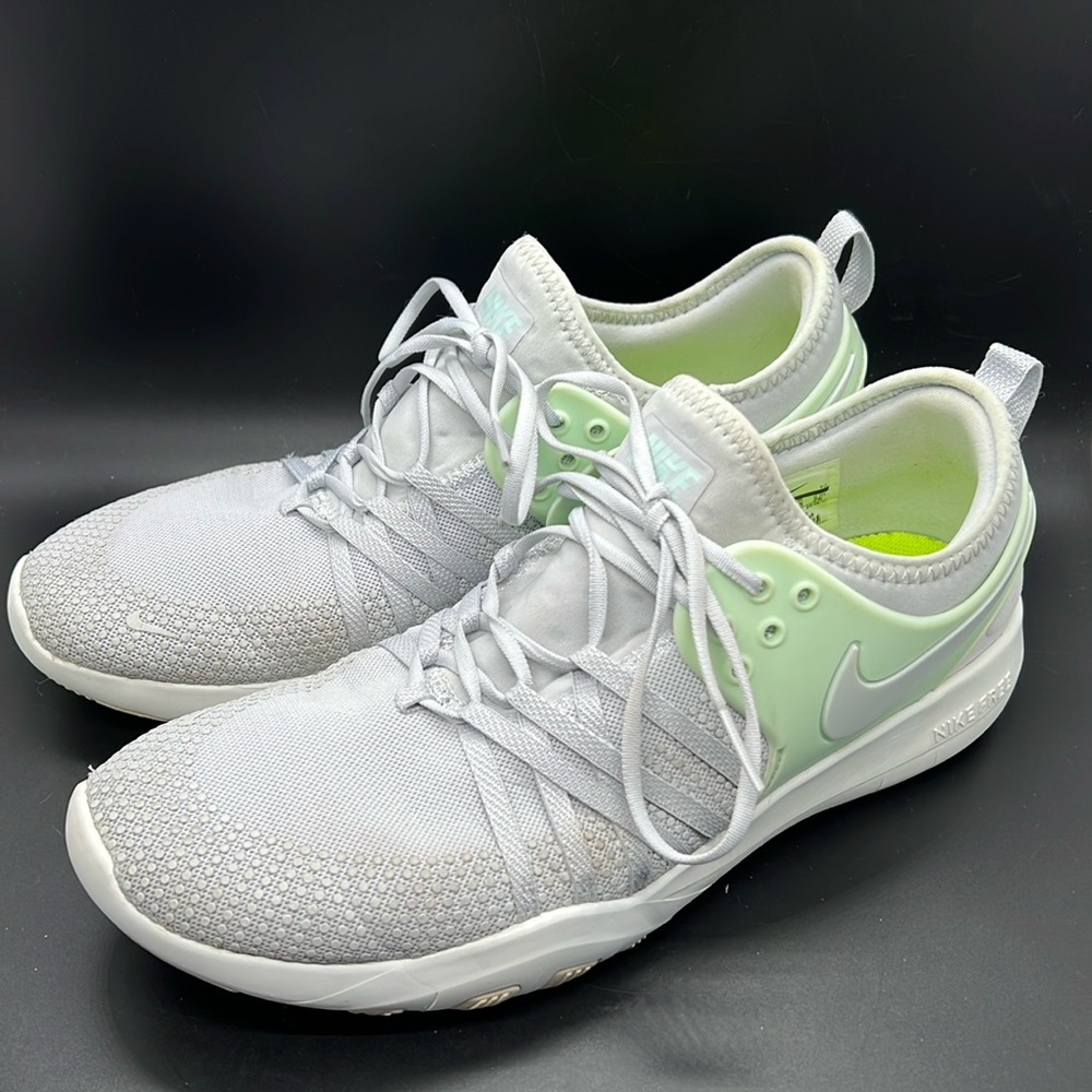 Nike WMNS Free TR, trail running, sz 9, Pure Platinum w/ mint accents